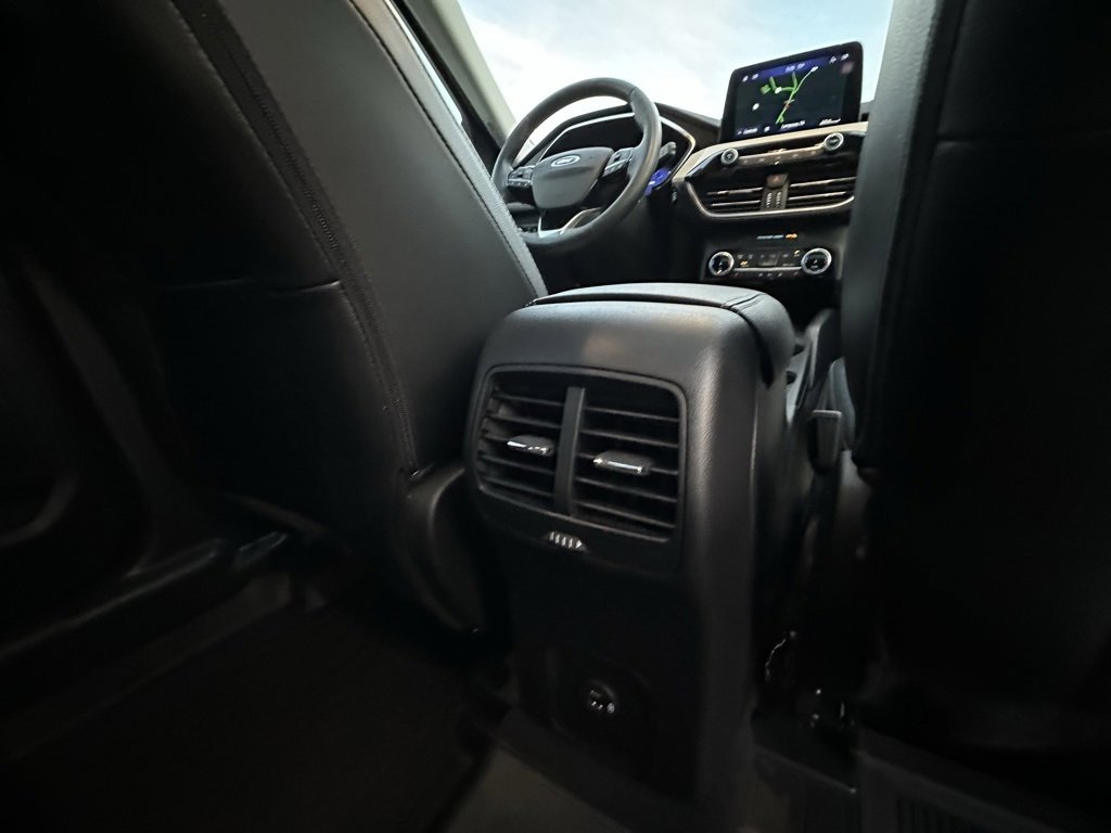 Used 2022 Ford Escape Titanium w/ Titanium Elite Package image 18