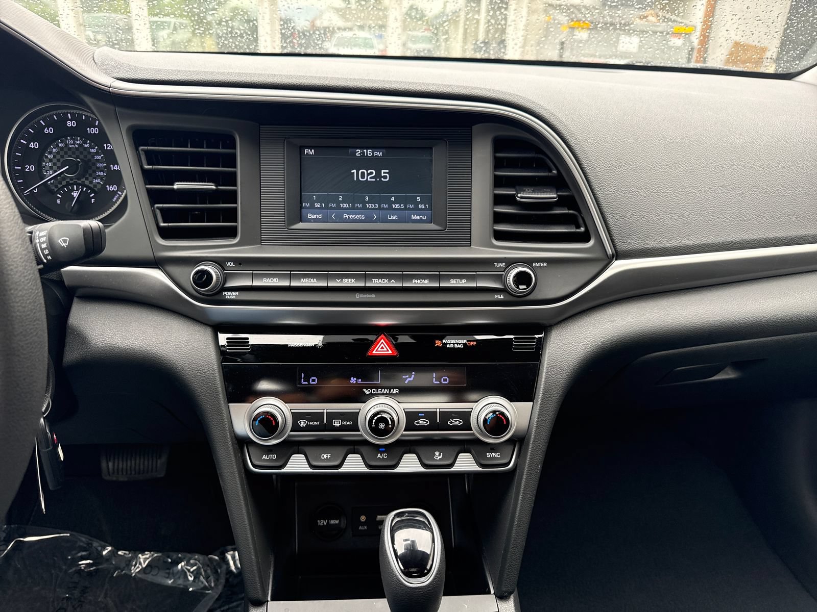 Used 2020 Hyundai Elantra SE w/ Cargo Package (C1) FWD image 18