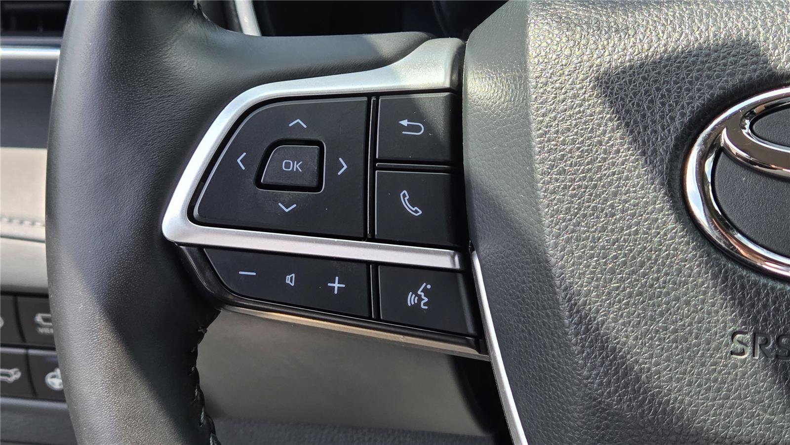 Used 2023 Toyota Highlander Platinum AWD/4WD image 19