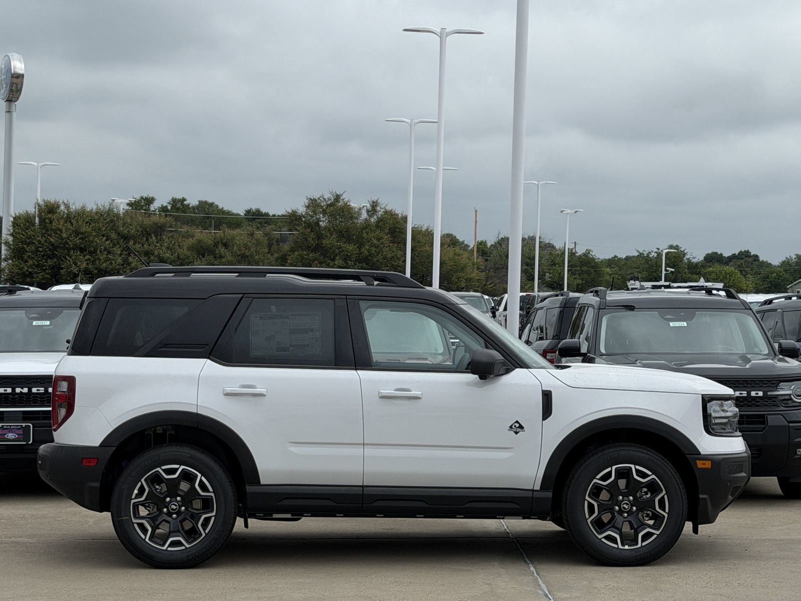 New 2026 Ford Bronco Sport Outer Banks w/ Outer Banks Tech Package+ AWD/4WD video 3