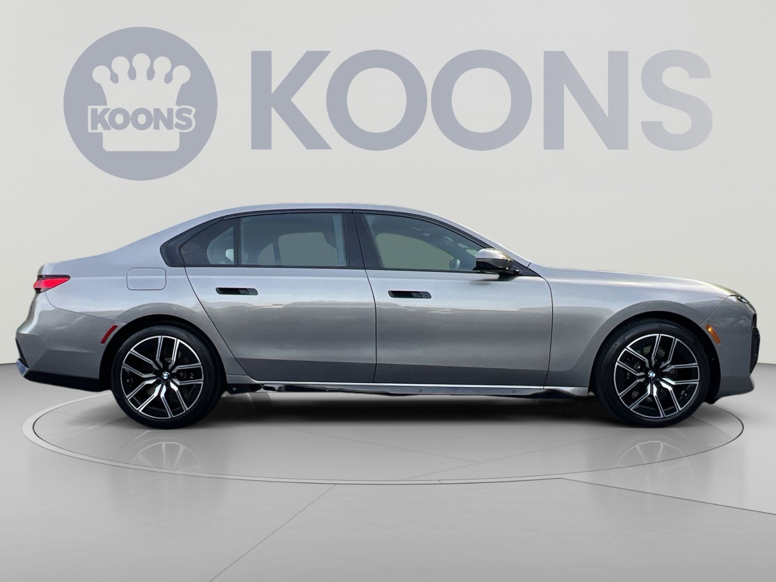 Used 2025 BMW 760i xDrive w/ Executive Package AWD/4WD image 12