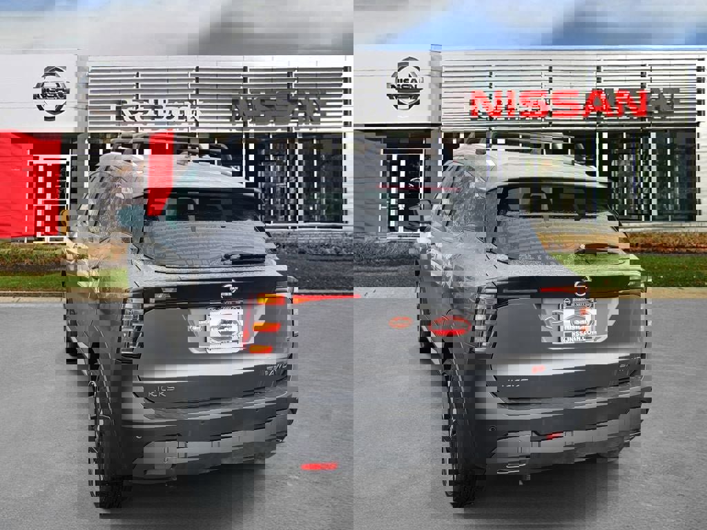 Certified 2025 Nissan Kicks SR w/ Illumination Package image 5