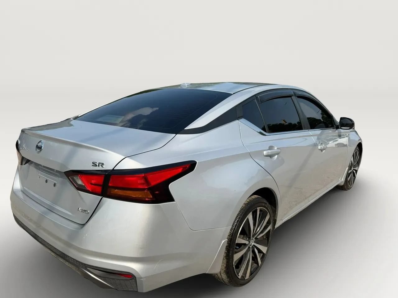 Used 2019 Nissan Altima 2.5 SR w/ SR Premium Package AWD/4WD image 3