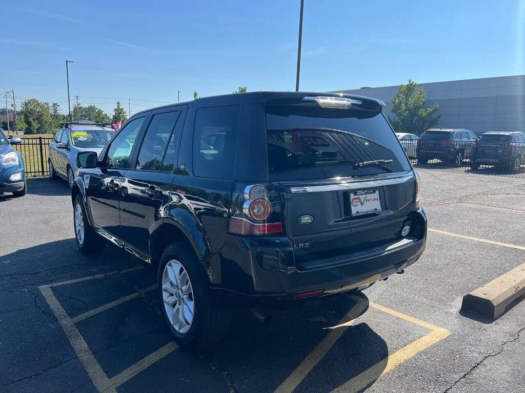 Used 2013 Land Rover LR2 HSE LUX image 4