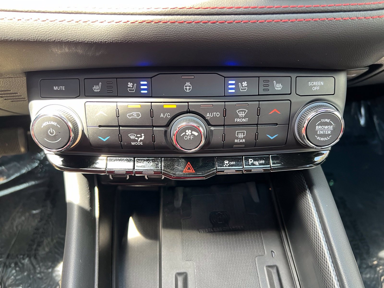 Used 2023 Dodge Durango R/T RWD image 43
