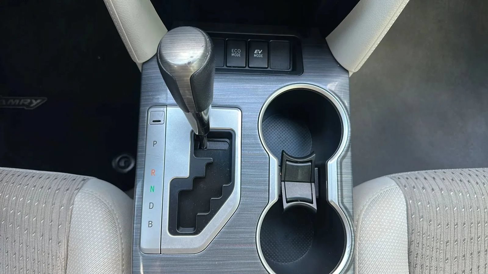 Used 2012 Toyota Camry LE FWD image 29