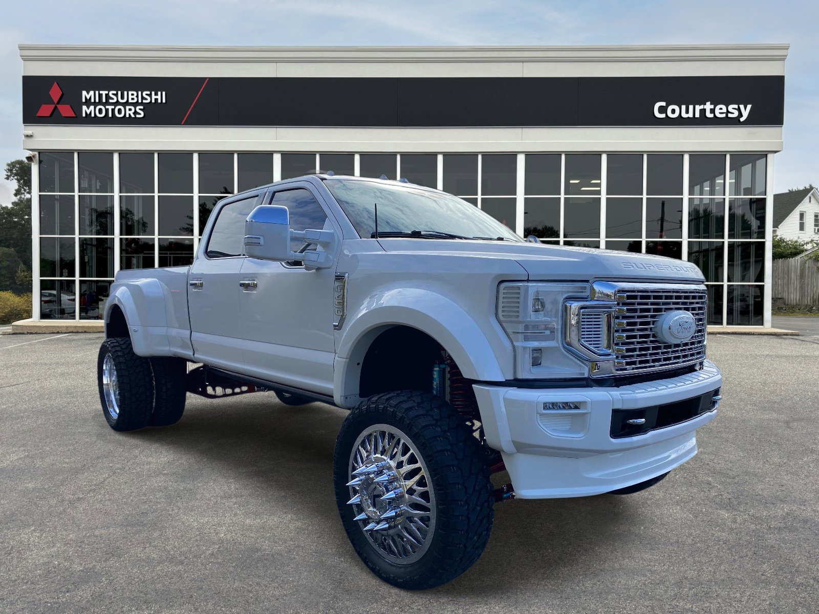 Used 2022 Ford F450 Platinum w/ FX4 Off-Road Package image 9