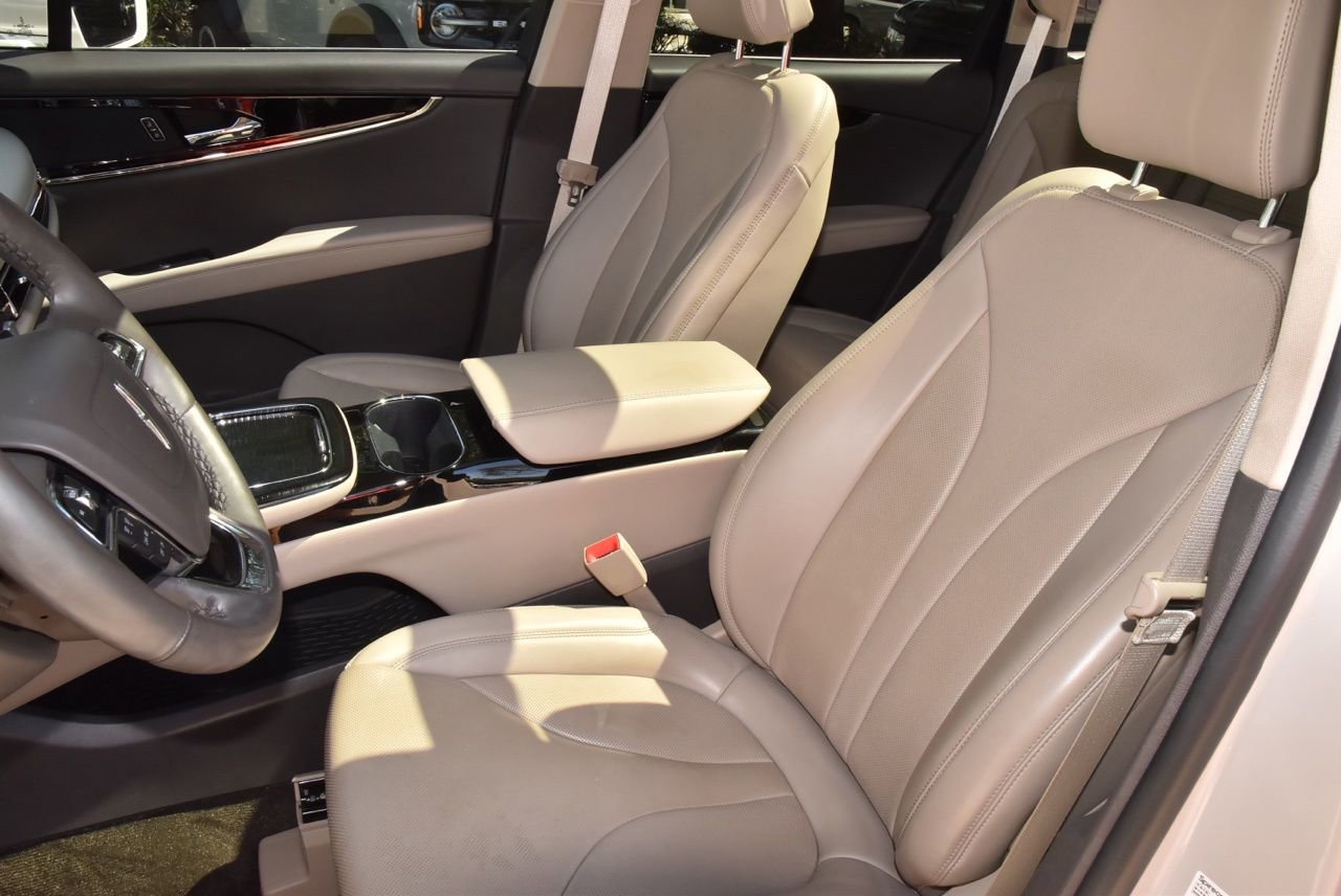 Used 2023 Lincoln Nautilus Reserve image 32