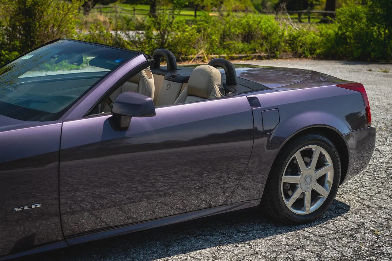 Used 2004 Cadillac XLR image 46