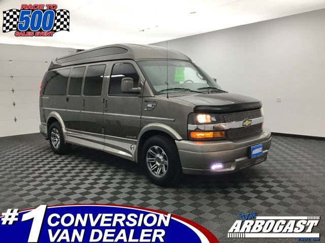 Used 2023 Chevrolet Express 2500 RWD image 1