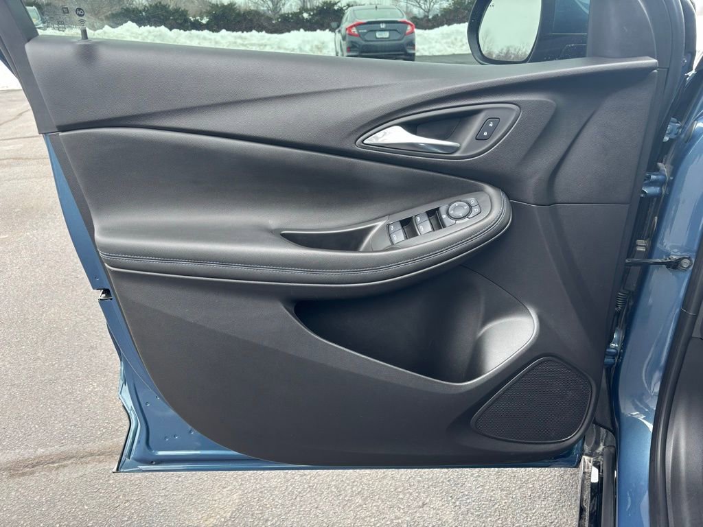 Used 2025 Buick Encore GX Sport Touring image 12