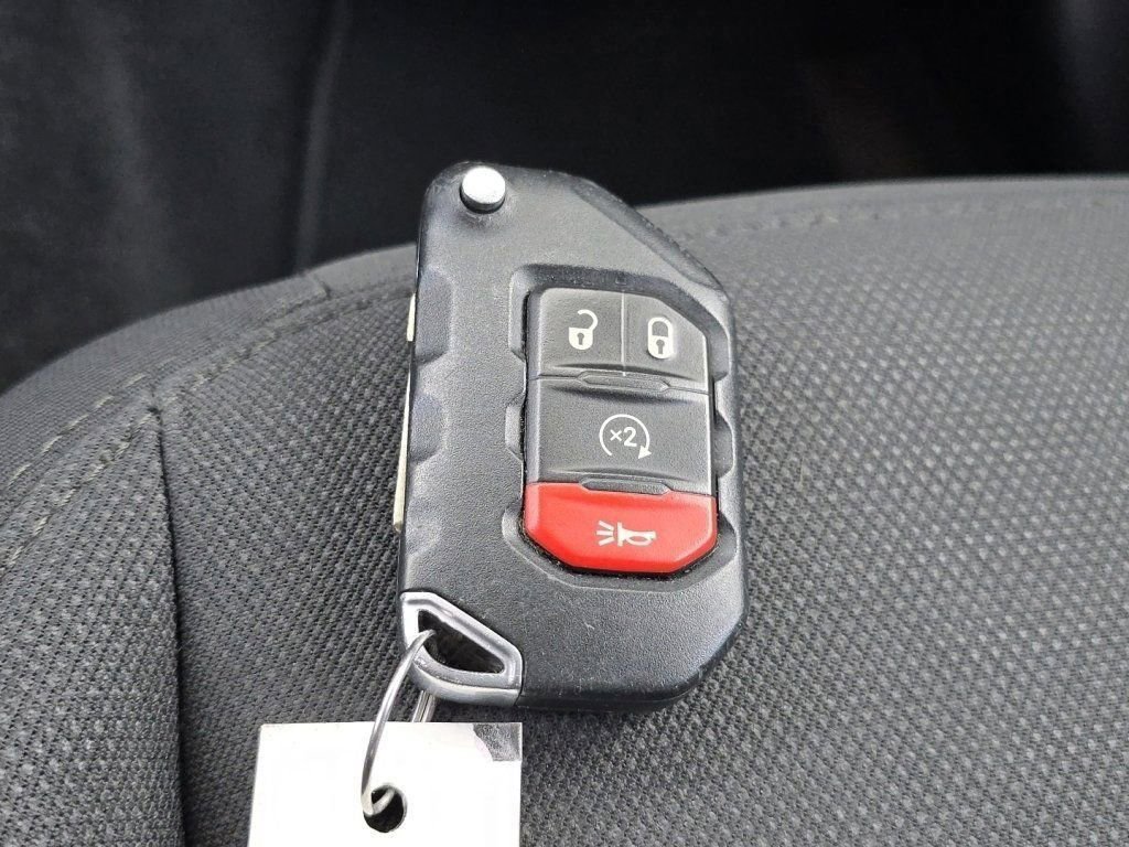 Used 2020 Jeep Wrangler Sport AWD/4WD image 34