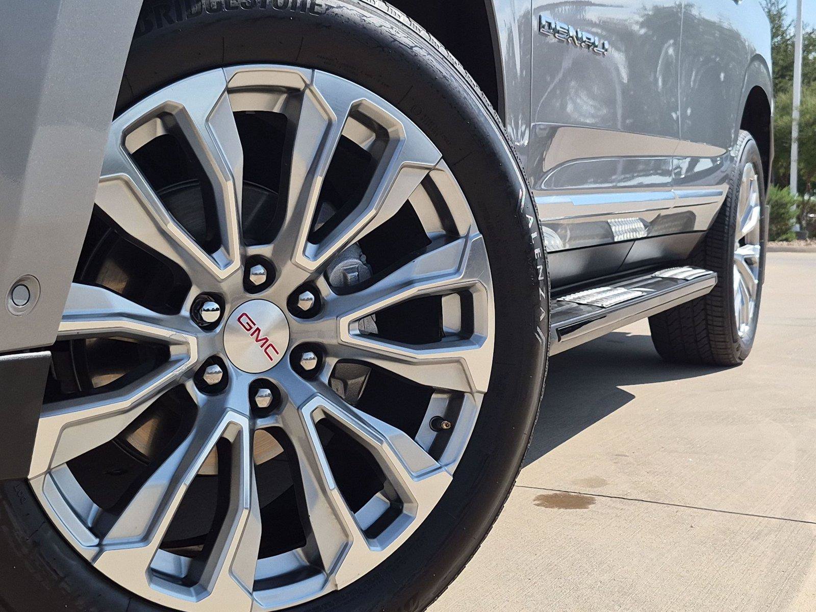 Used 2024 GMC Yukon Denali w/ Advanced Technology Package AWD/4WD image 8