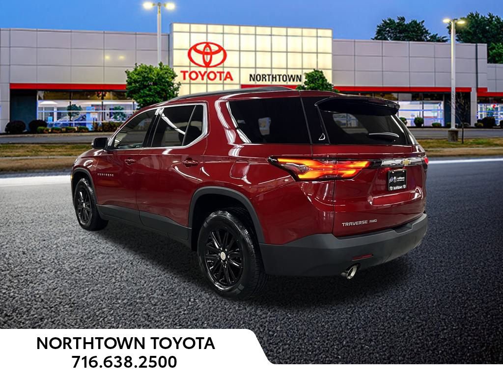 Used 2023 Chevrolet Traverse LT image 3