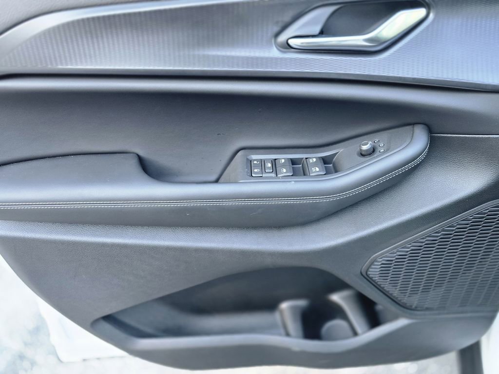 Used 2025 Jeep Grand Cherokee L Altitude image 17