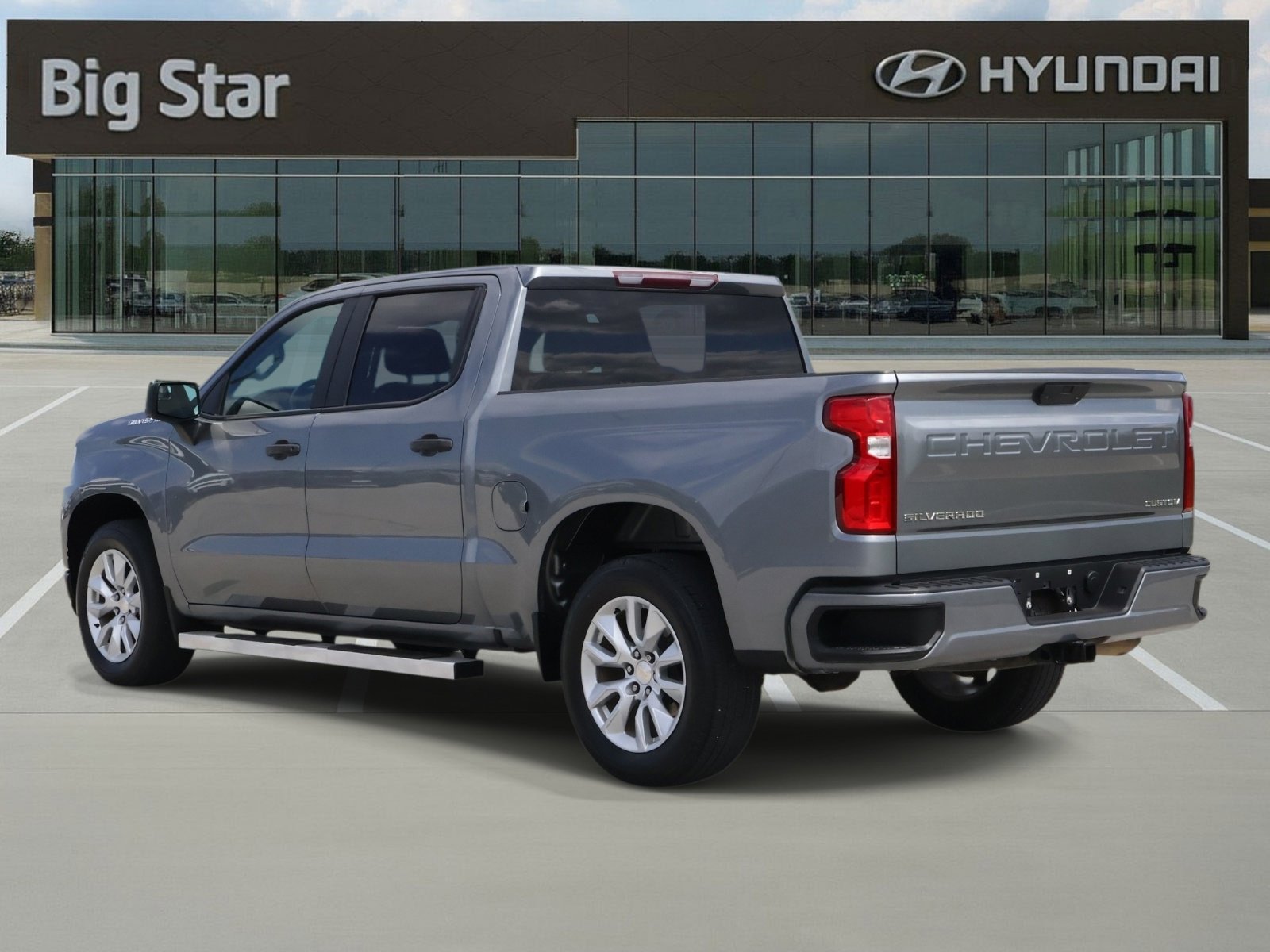 Used 2022 Chevrolet Silverado 1500 Custom image 3