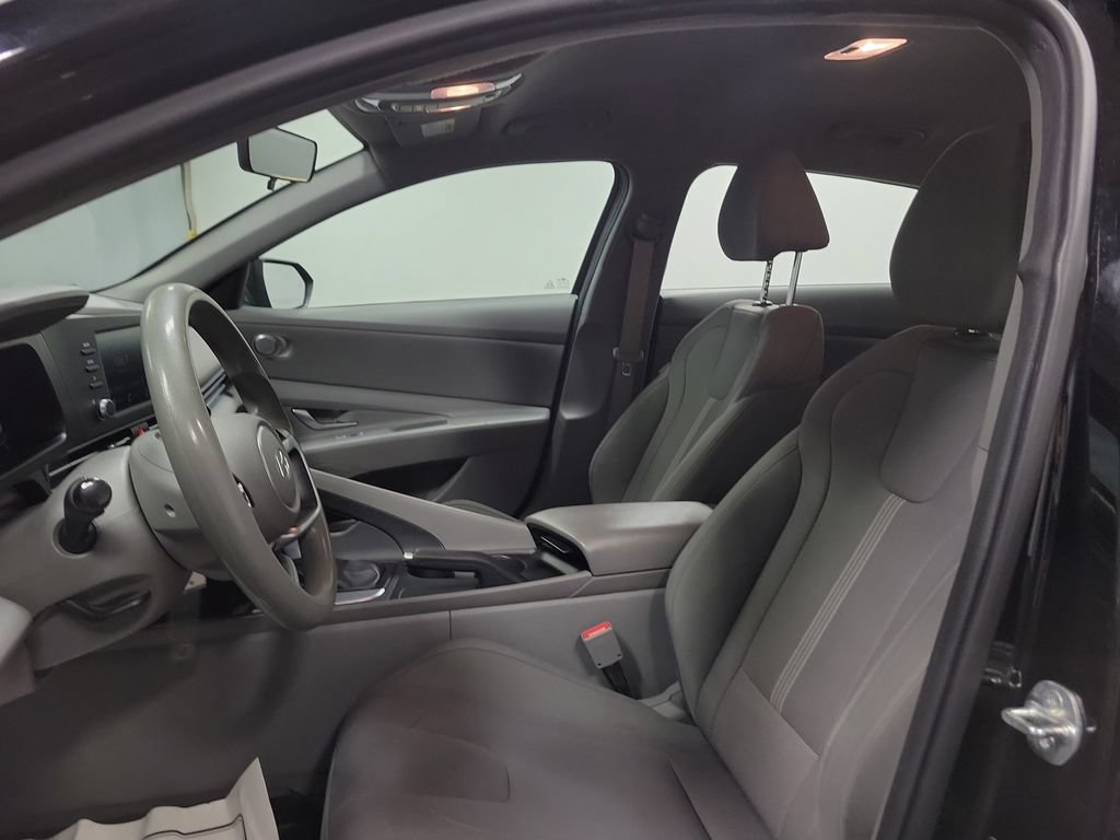 Used 2024 Hyundai Elantra SE FWD image 14