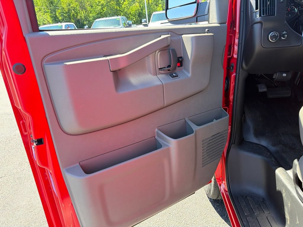 New 2026 Chevrolet Express 2500 w/ Driver Convenience Package RWD image 10