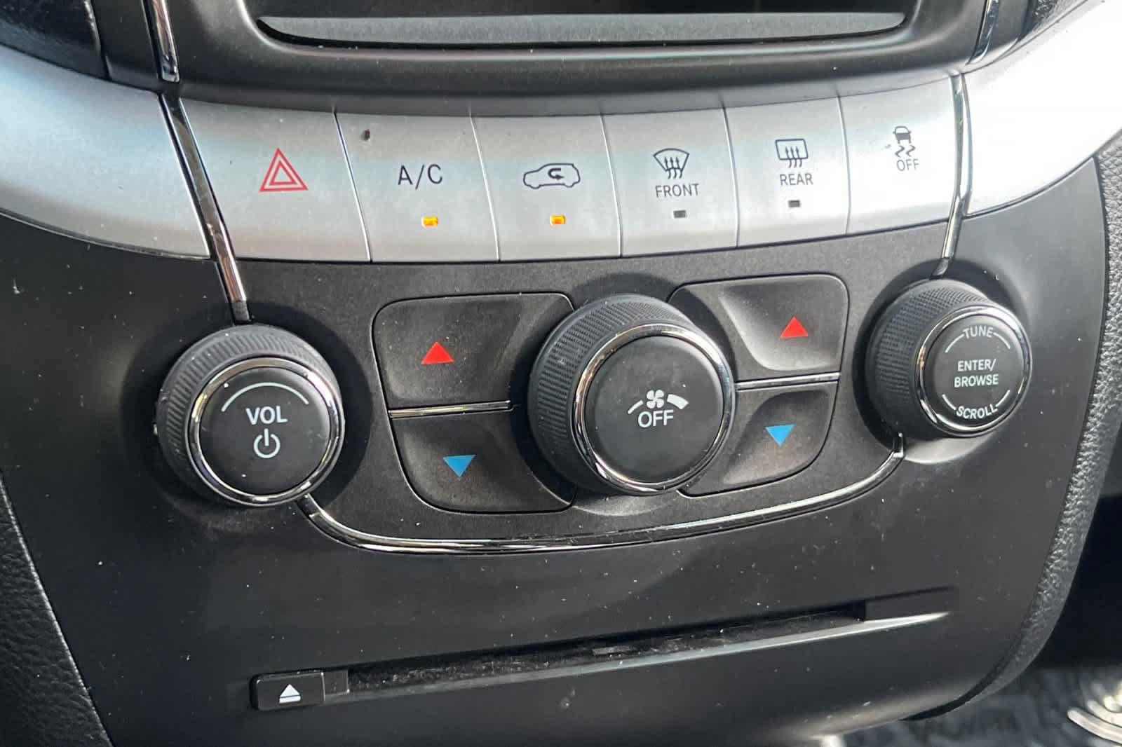 Used 2018 Dodge Journey SE w/ Connectivity Group FWD image 21