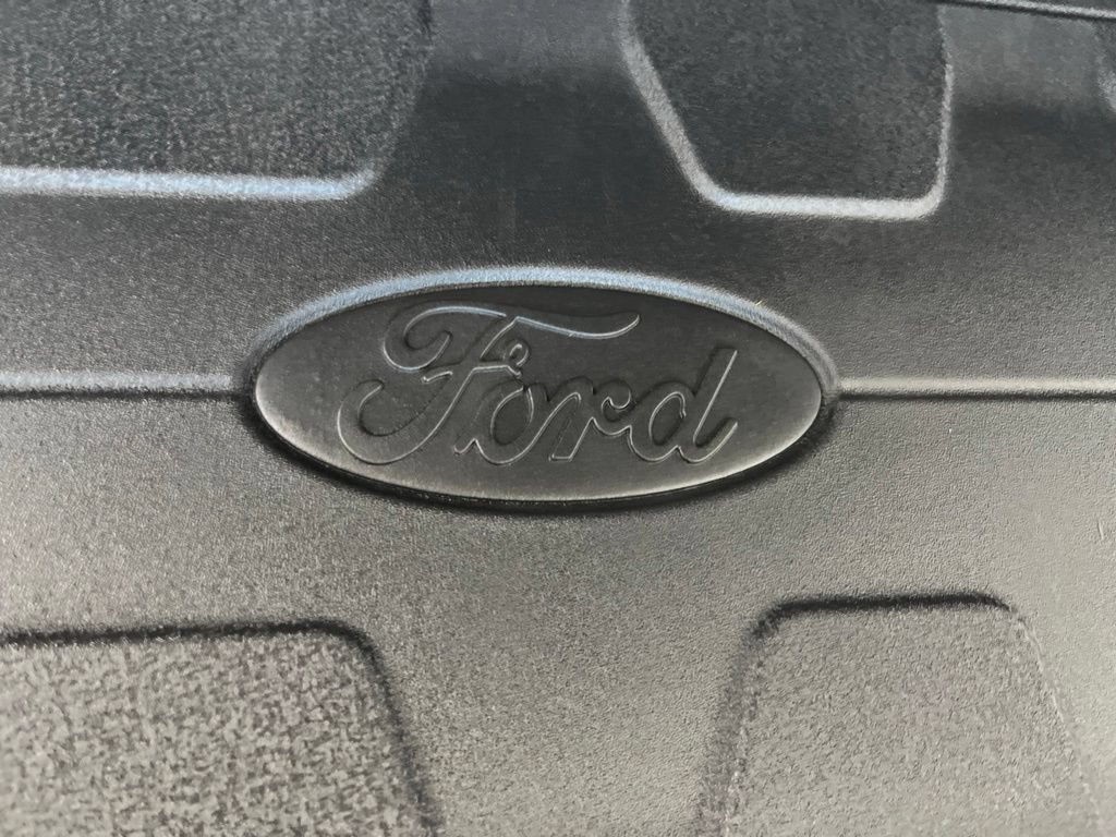 Used 2017 Ford Edge SEL w/ Equipment Group 201A AWD/4WD image 10