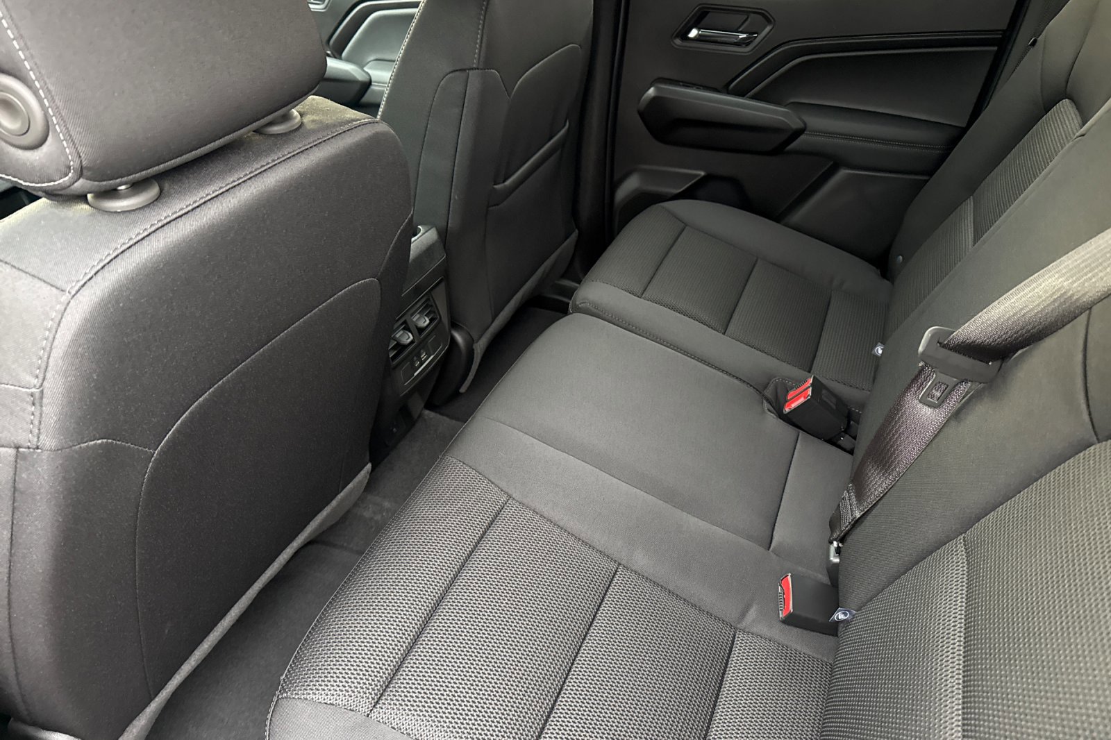 New 2026 GMC Canyon Elevation w/ Convenience Package image 13