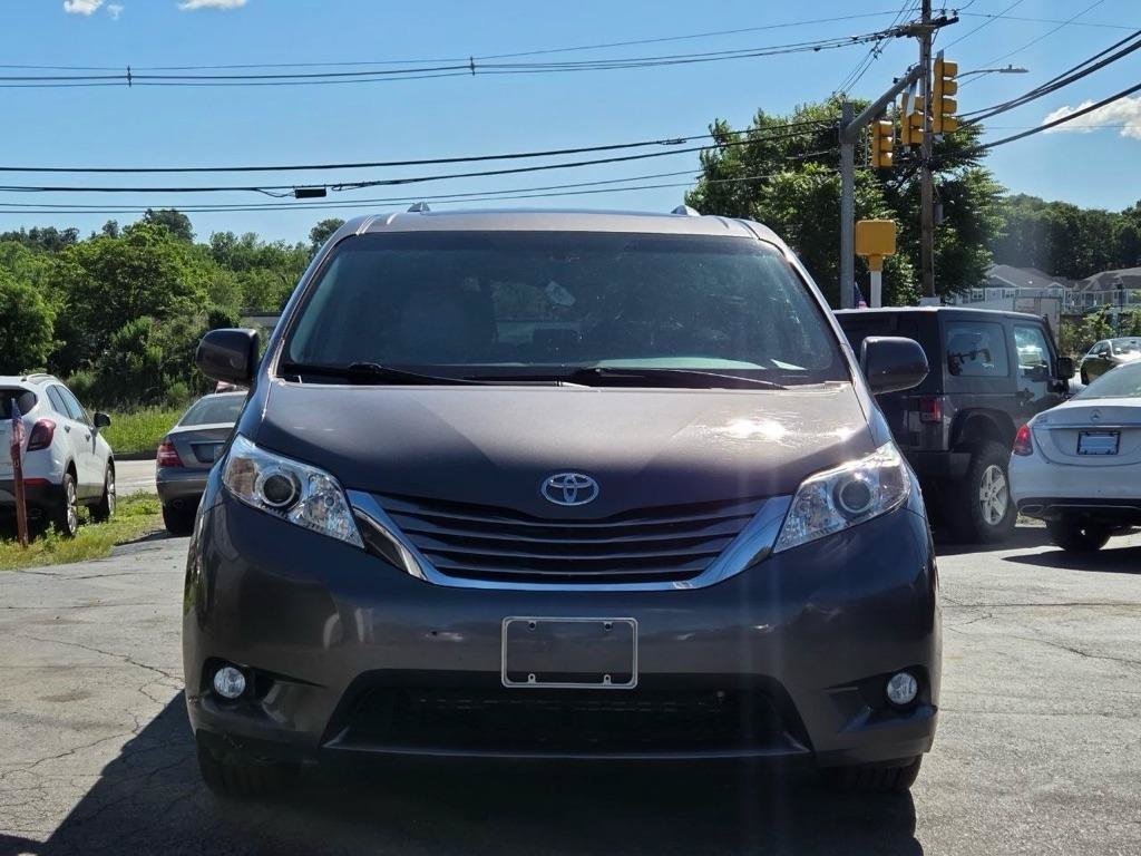 Used 2017 Toyota Sienna XLE w/ XLE Navigation Package AWD/4WD image 8