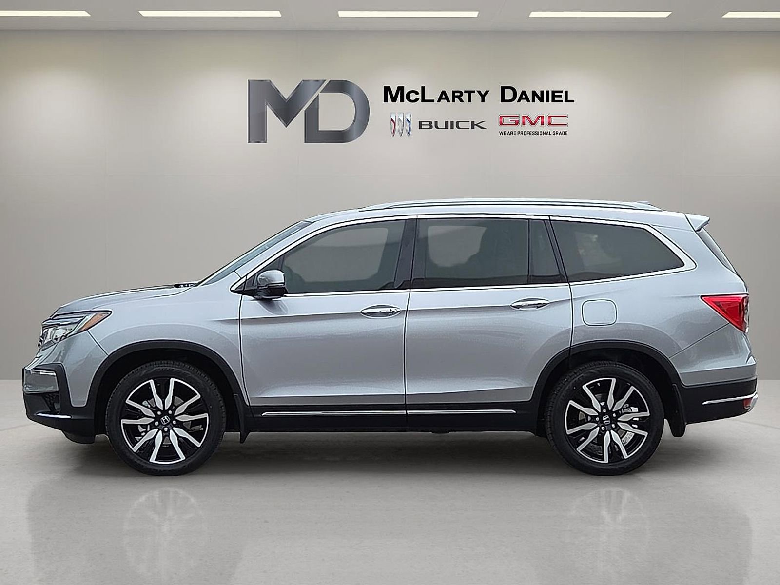 Used 2020 Honda Pilot Touring image 3