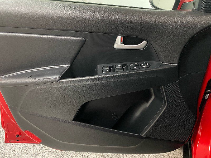 Used 2015 Kia Sportage LX image 9