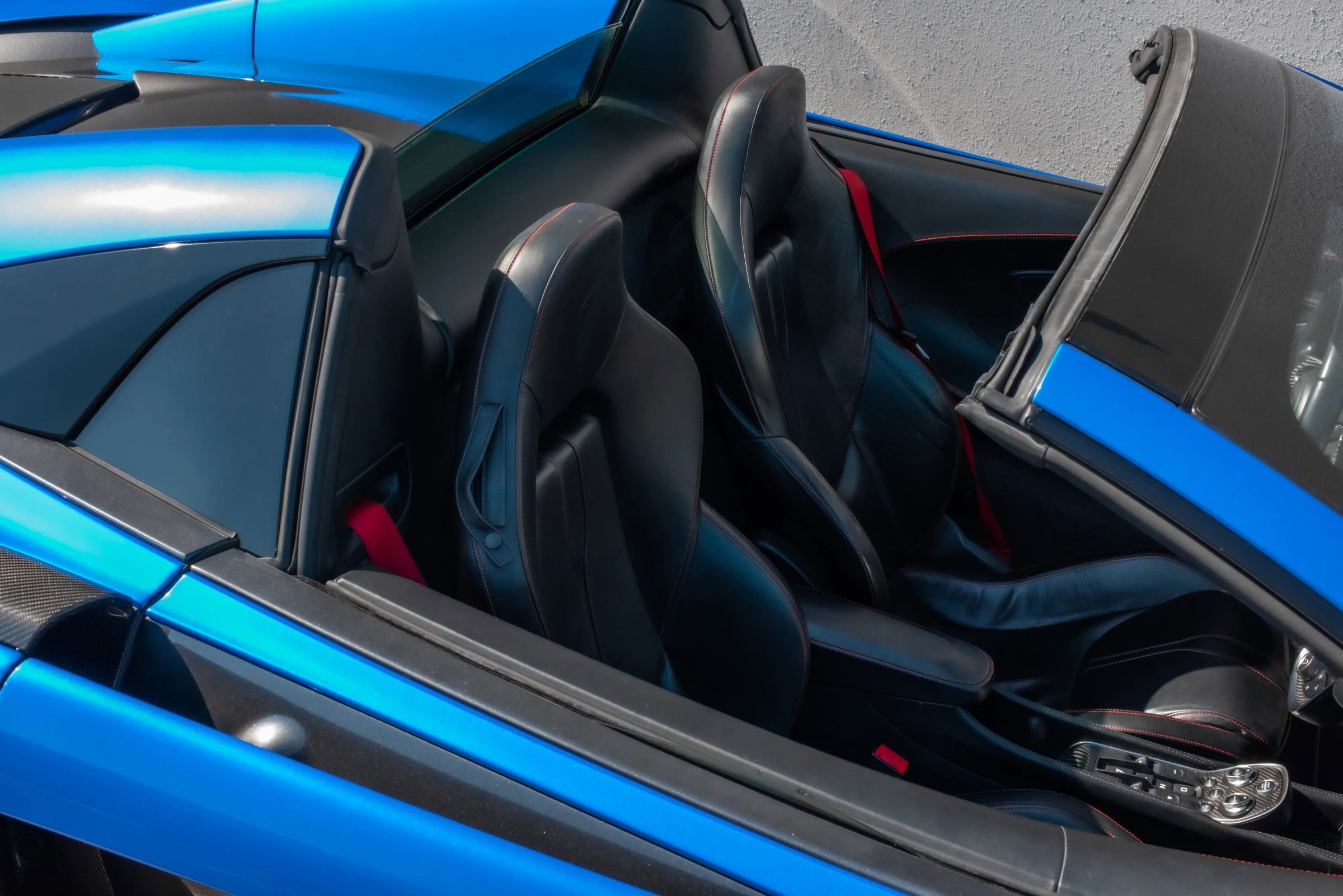 Used 2018 McLaren 570S Spider RWD image 40
