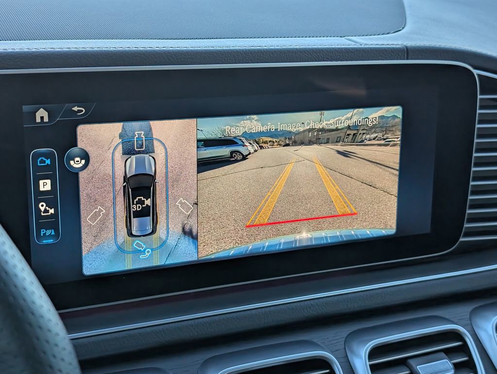 Used 2025 Mercedes-Benz GLS 580 4MATIC image 16