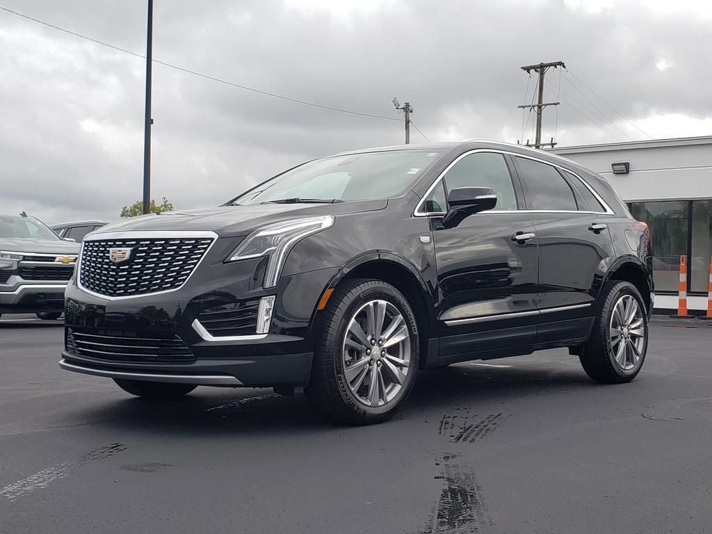 Used 2025 Cadillac XT5 Premium Luxury image 3