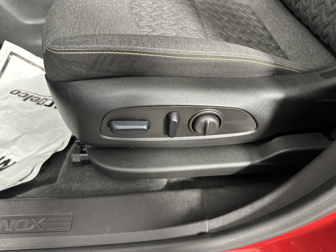 Used 2024 Chevrolet Equinox LT FWD image 20