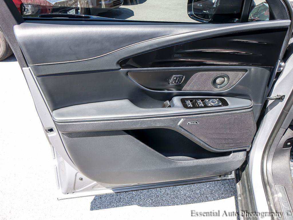 Used 2024 Lincoln Nautilus Reserve w/ Equipment Group 202A AWD/4WD image 27