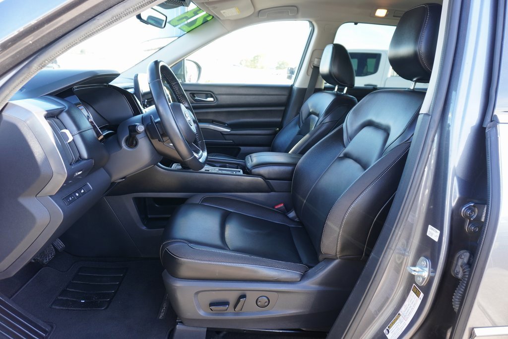 Used 2023 Nissan Pathfinder SL image 7