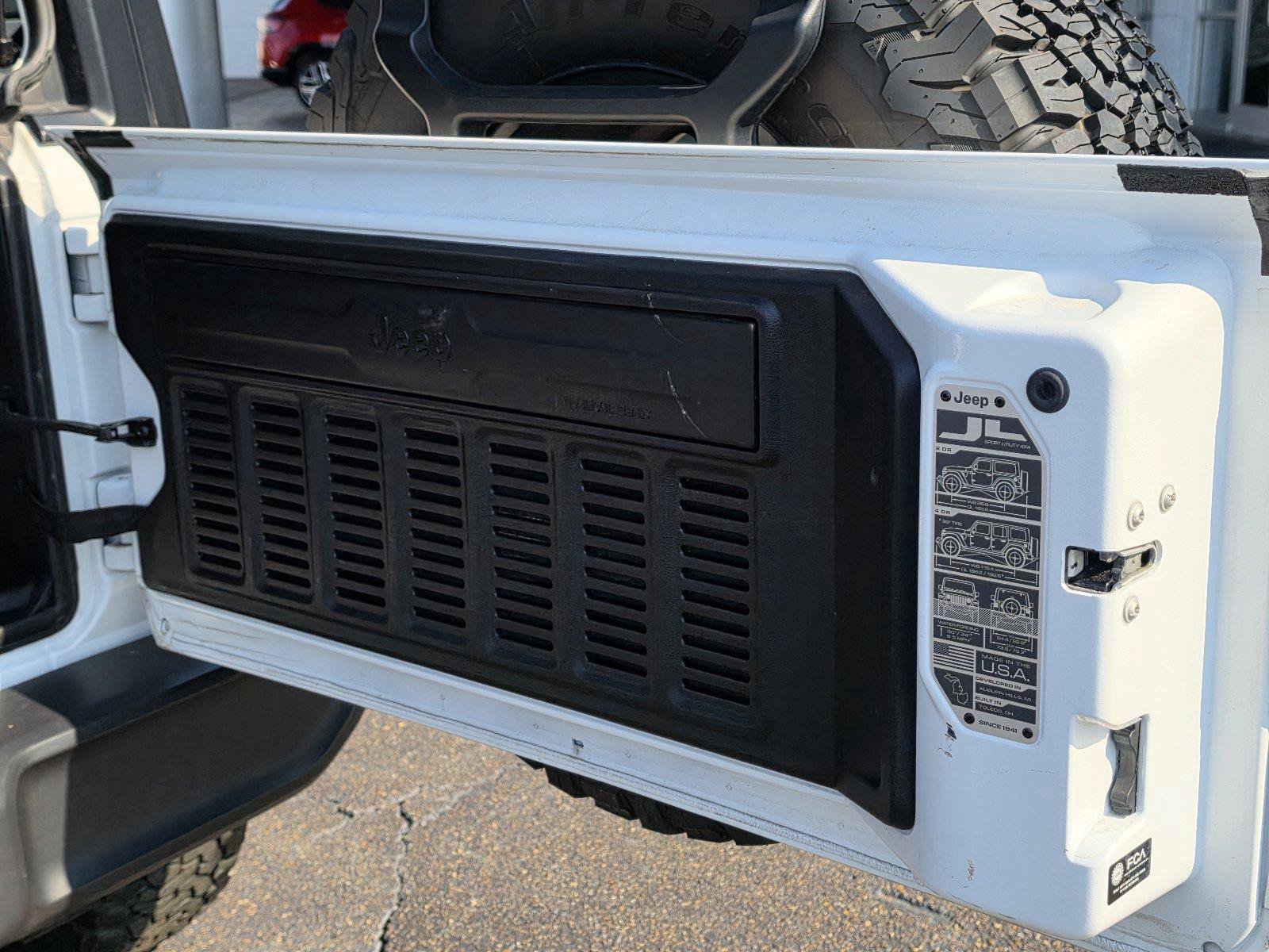 Used 2024 Jeep Wrangler Unlimited Rubicon AWD/4WD image 41