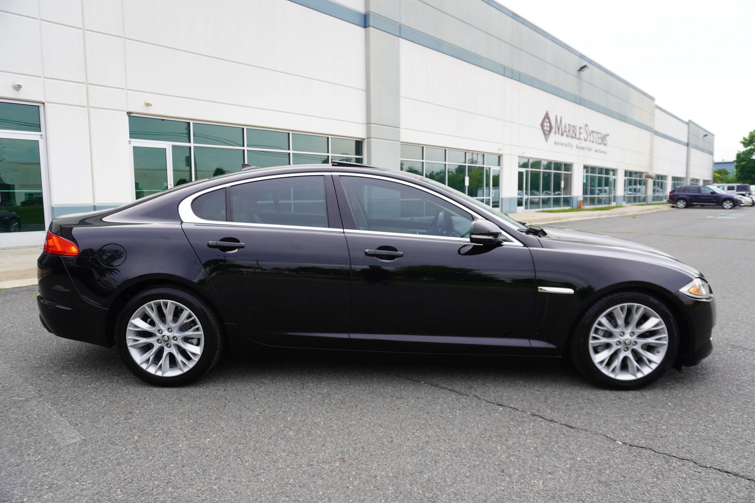 Used 2013 Jaguar XF 3.0 RWD image 8
