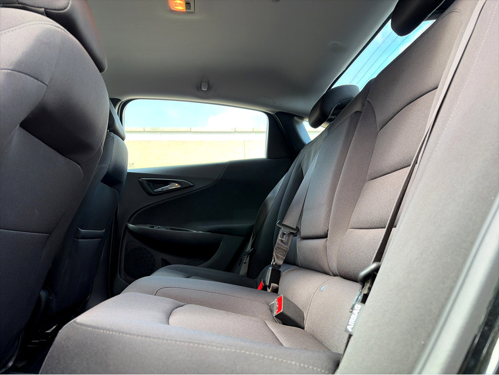 Used 2025 Chevrolet Malibu LT FWD image 17