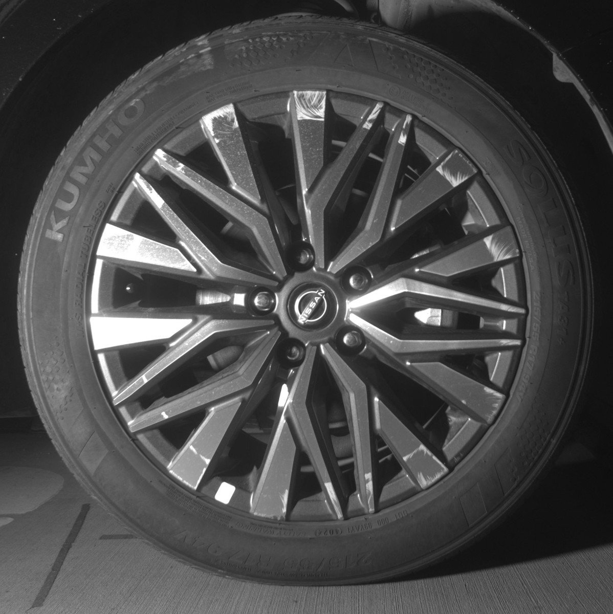 Used 2025 Nissan Altima 2.5 SV FWD image 13
