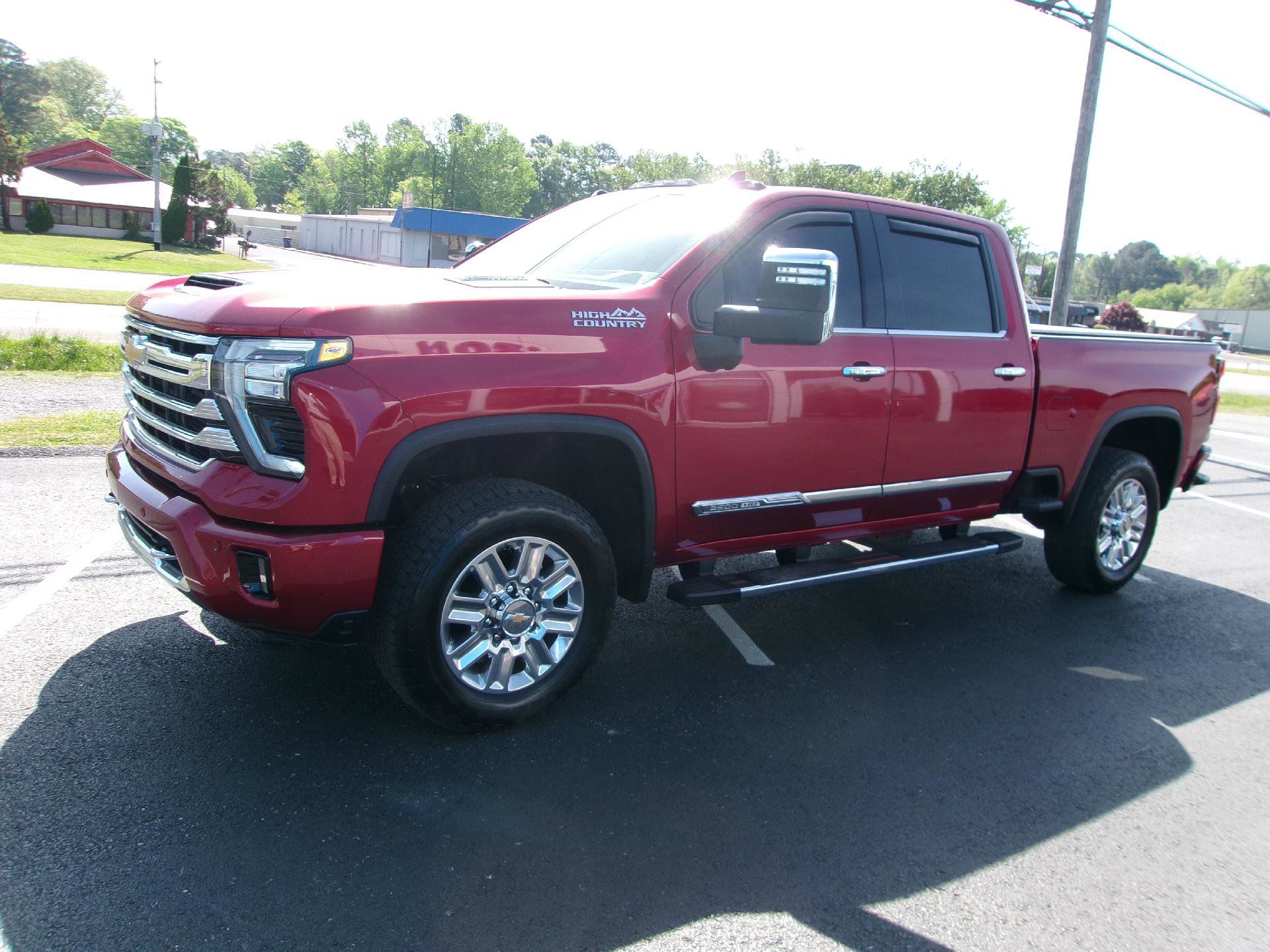 Used 2025 Chevrolet Silverado 2500 High Country w/ High Country Premium Package AWD/4WD image 9