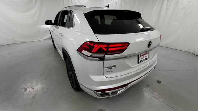 Used 2022 Volkswagen Atlas Cross Sport SEL R-Line AWD/4WD image 5