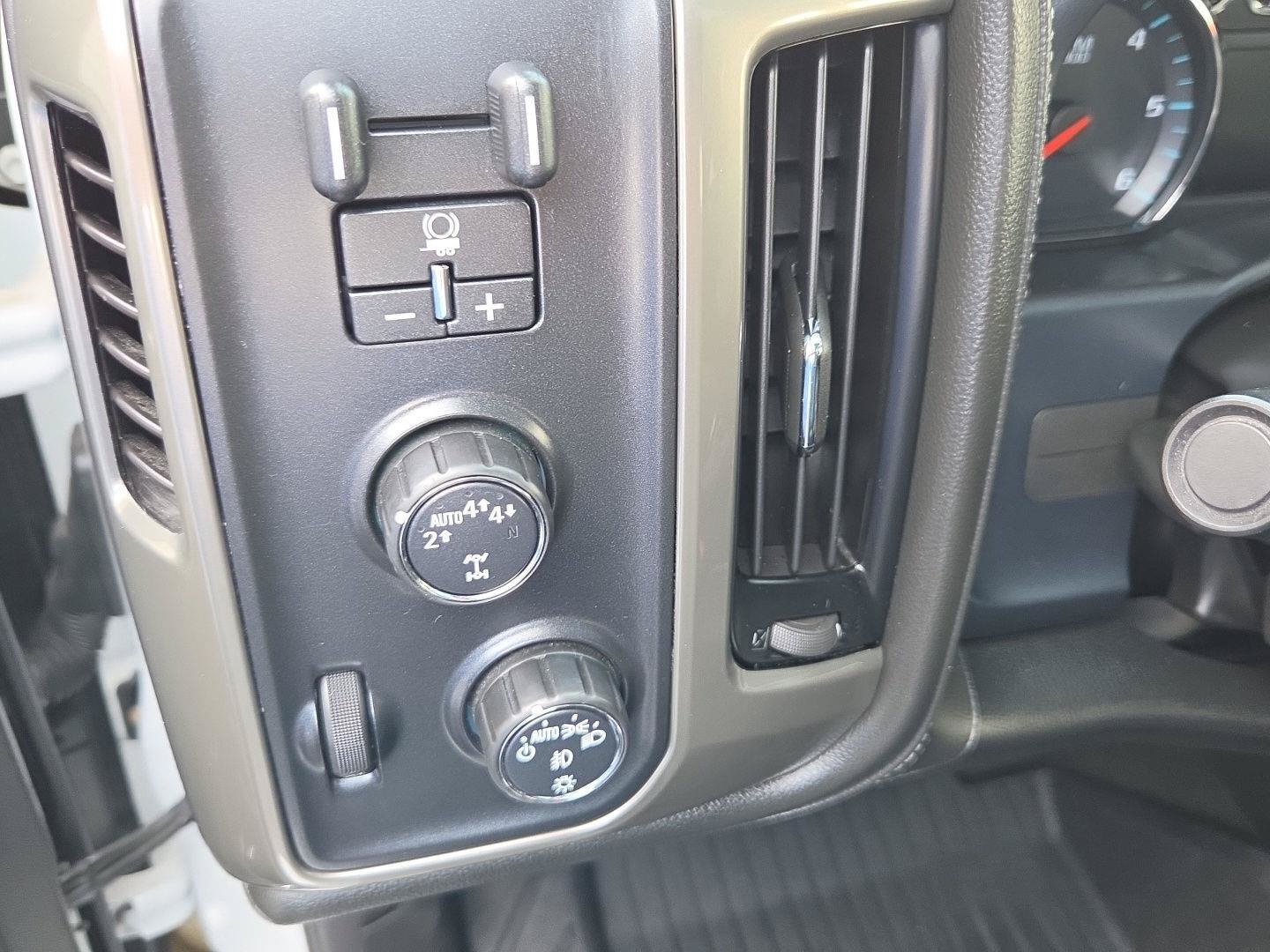 Used 2018 Chevrolet Silverado 1500 High Country AWD/4WD image 15