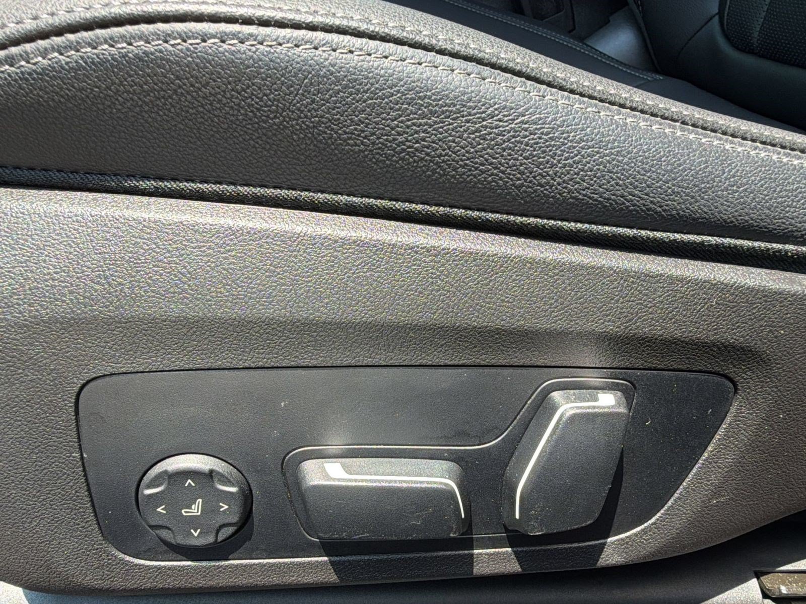 Used 2024 BMW 330i Sedan RWD image 15