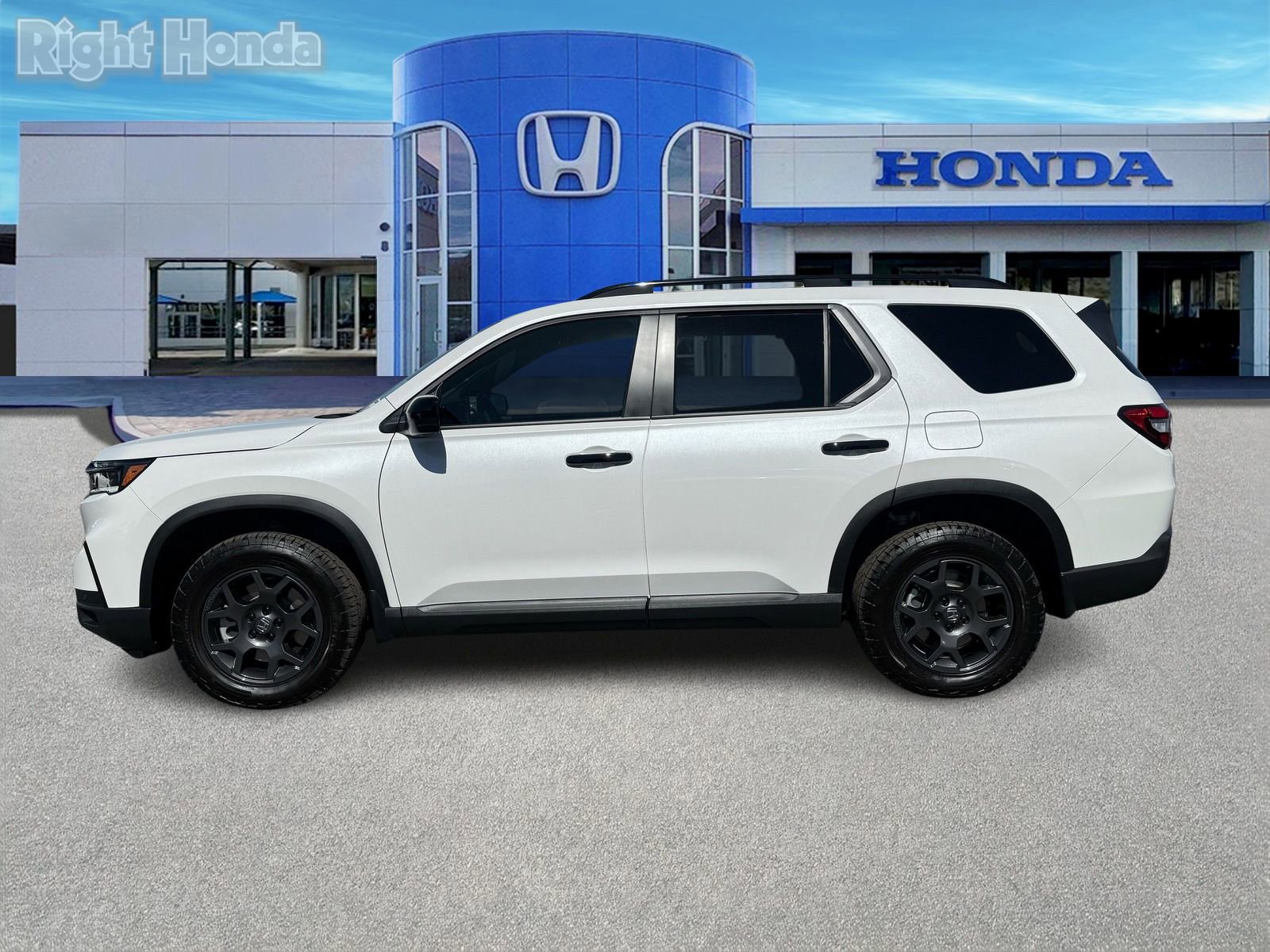 Certified 2025 Honda Pilot TrailSport image 4