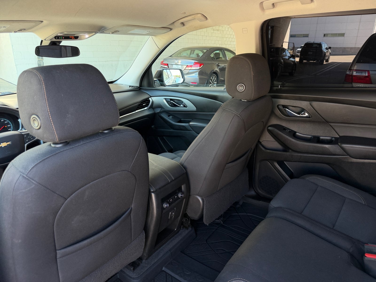 Used 2020 Chevrolet Traverse LS w/ LPO, Blackout Package FWD image 27