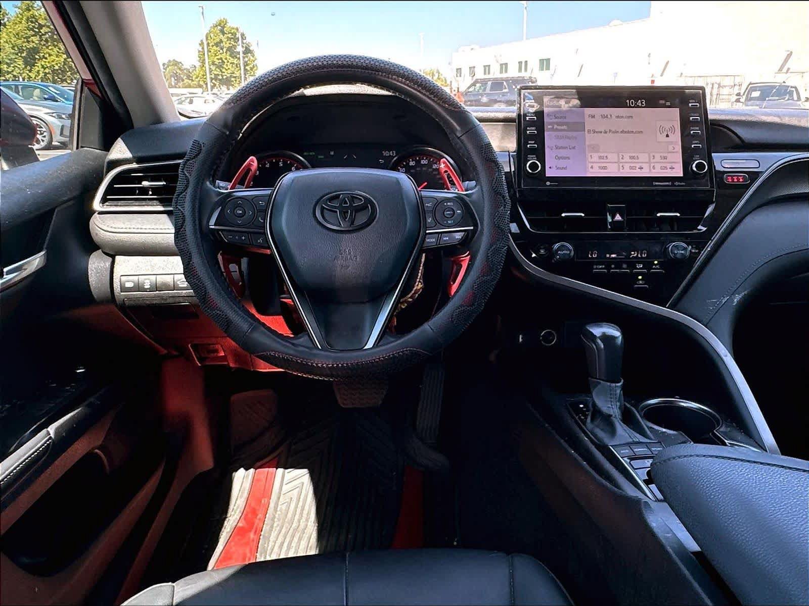 Used 2022 Toyota Camry XSE FWD image 11