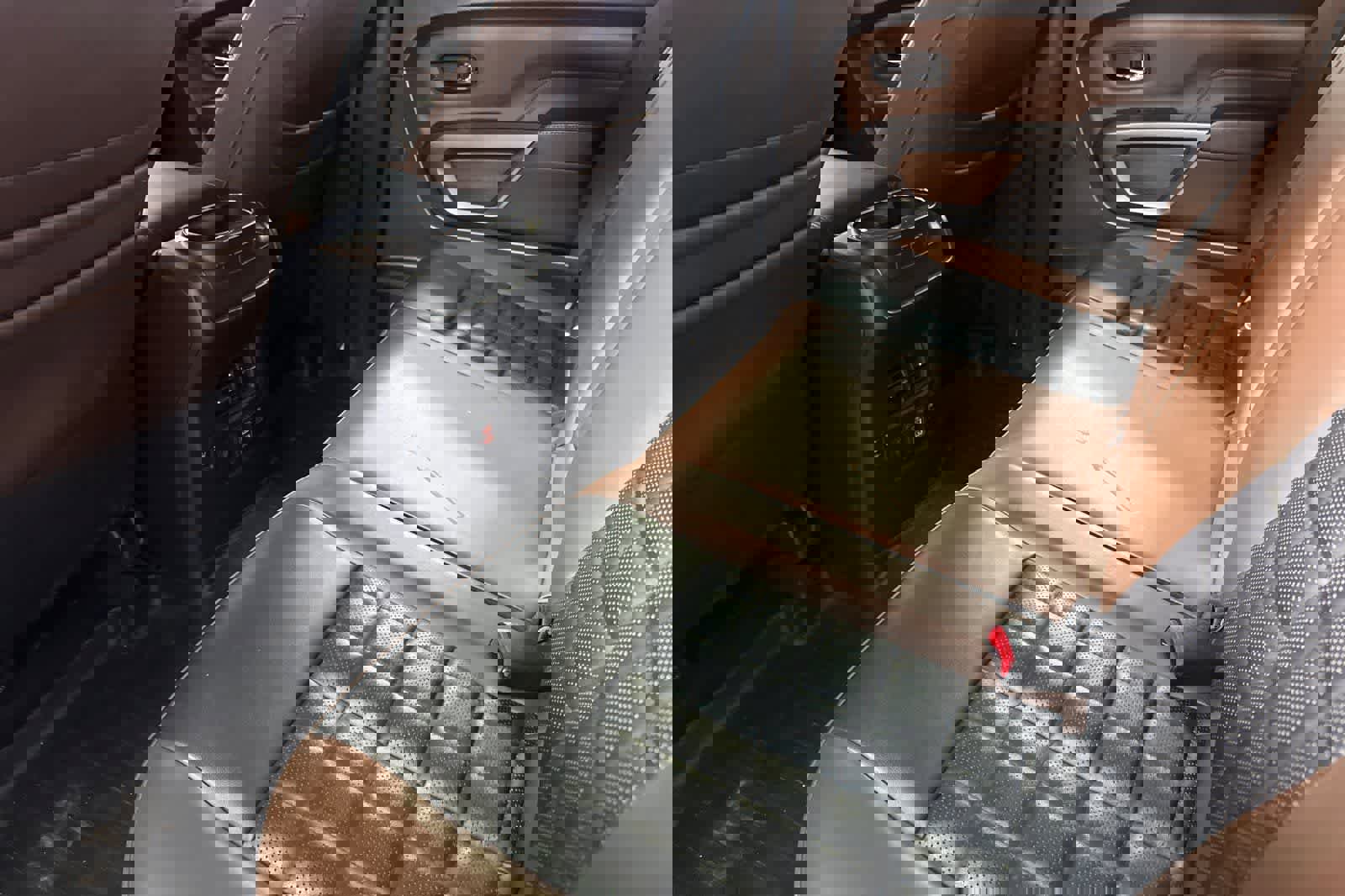 Used 2019 Nissan Titan Platinum Reserve w/ Platinum Utility Package image 5