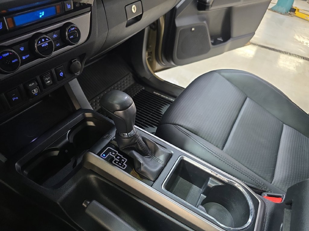 Certified 2018 Toyota Tacoma Limited AWD/4WD image 30