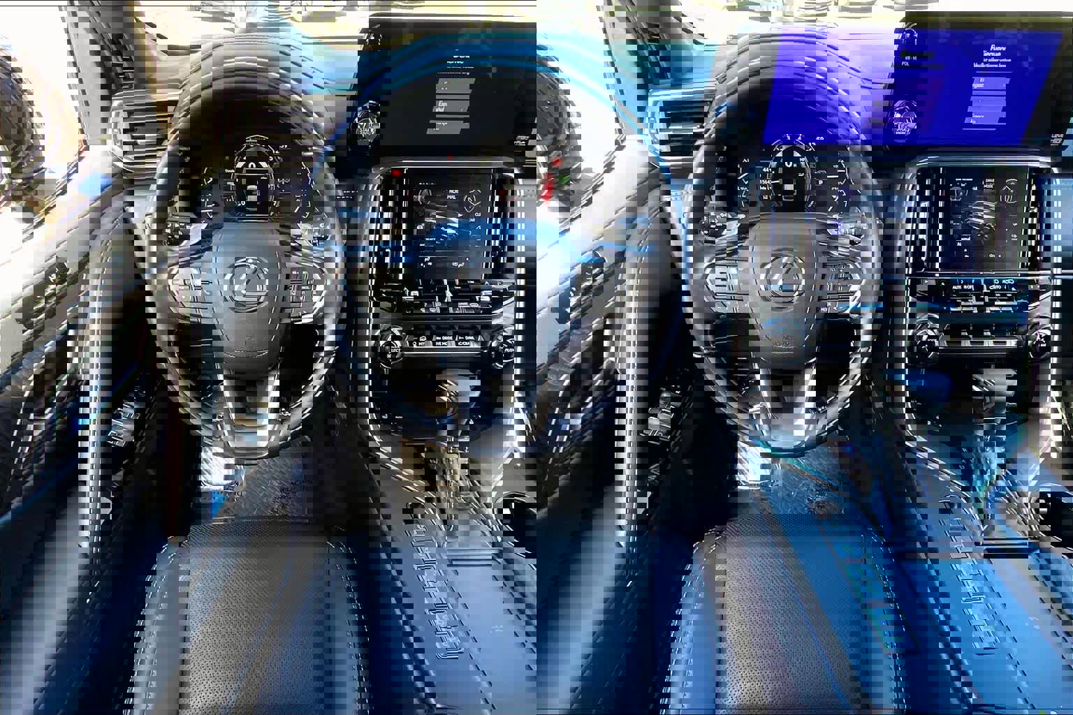 Used 2024 Lexus LX 600 4WD w/ Appearance Package image 6