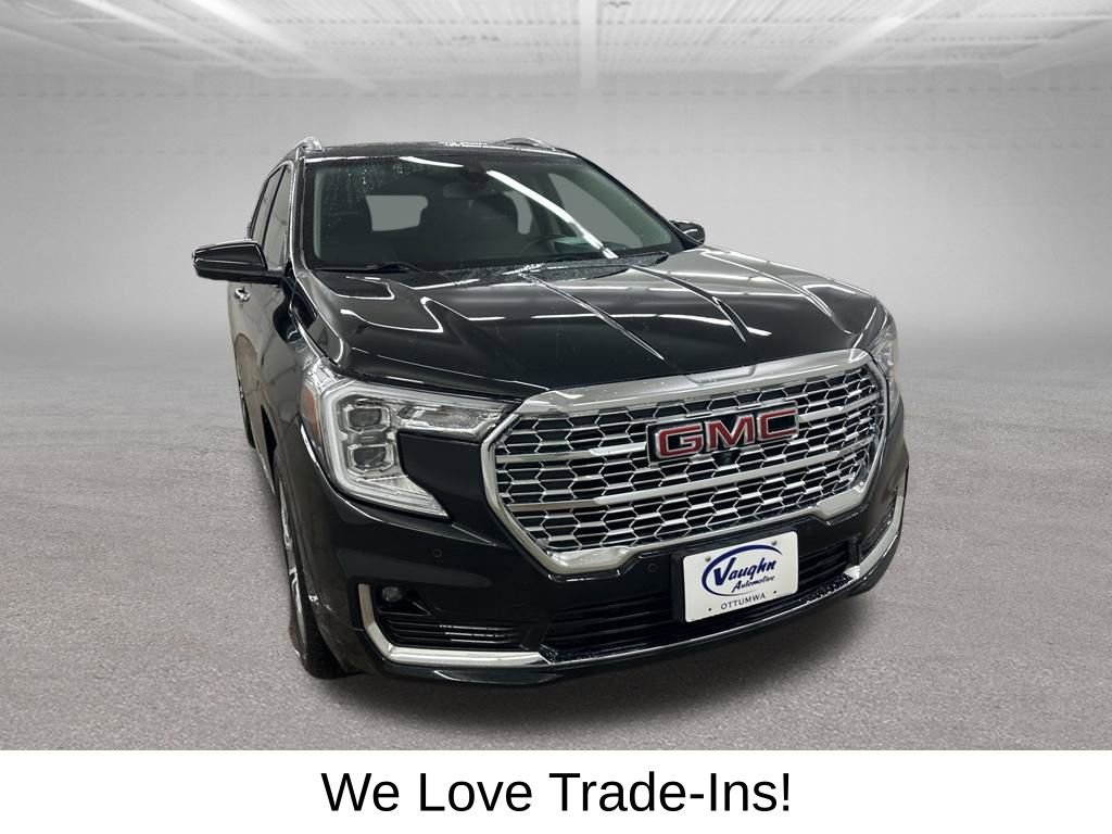 Used 2024 GMC Terrain Denali w/ Denali Premium Package image 3