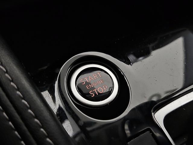 Used 2020 Nissan Kicks SR w/ SR Premium Package FWD image 23